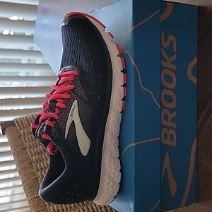 NIB Brooks Glycerin 16 Road-Running Shoes - Women's